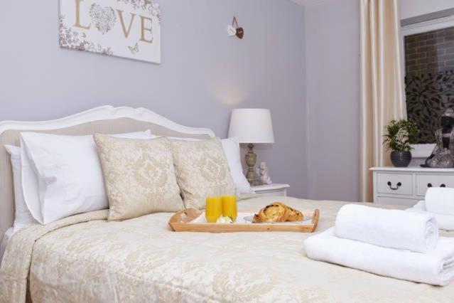 Three Bedroom Apartment By Beautiful Park ลอนดอน ภายนอก รูปภาพ