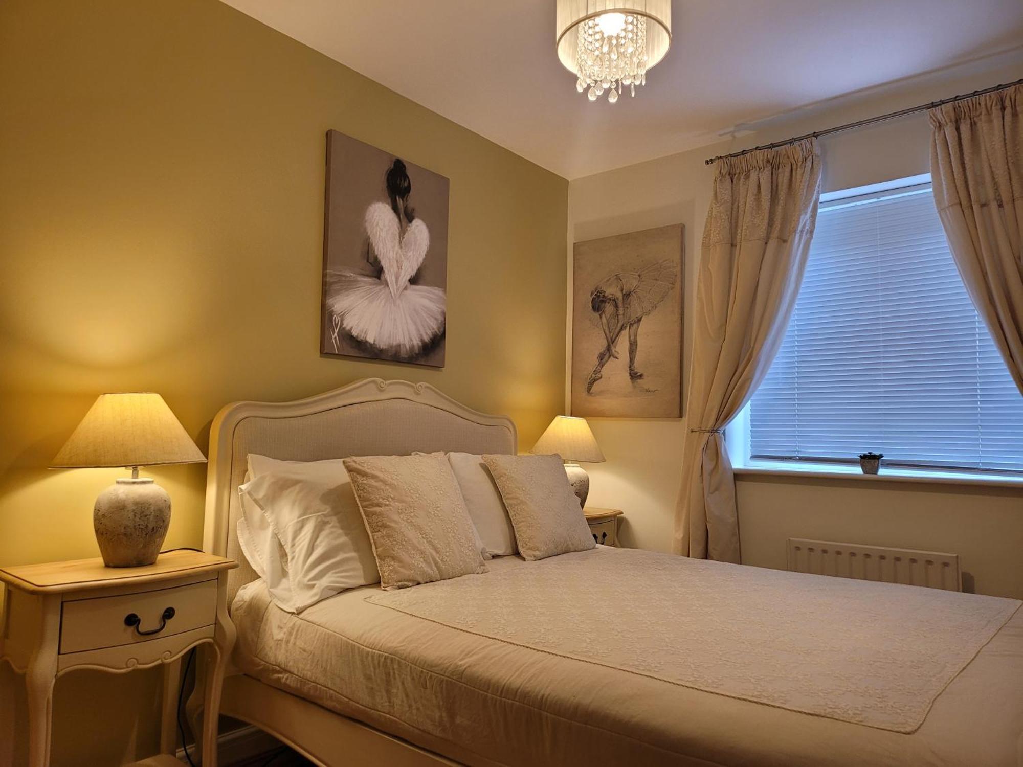 Three Bedroom Apartment By Beautiful Park ลอนดอน ภายนอก รูปภาพ