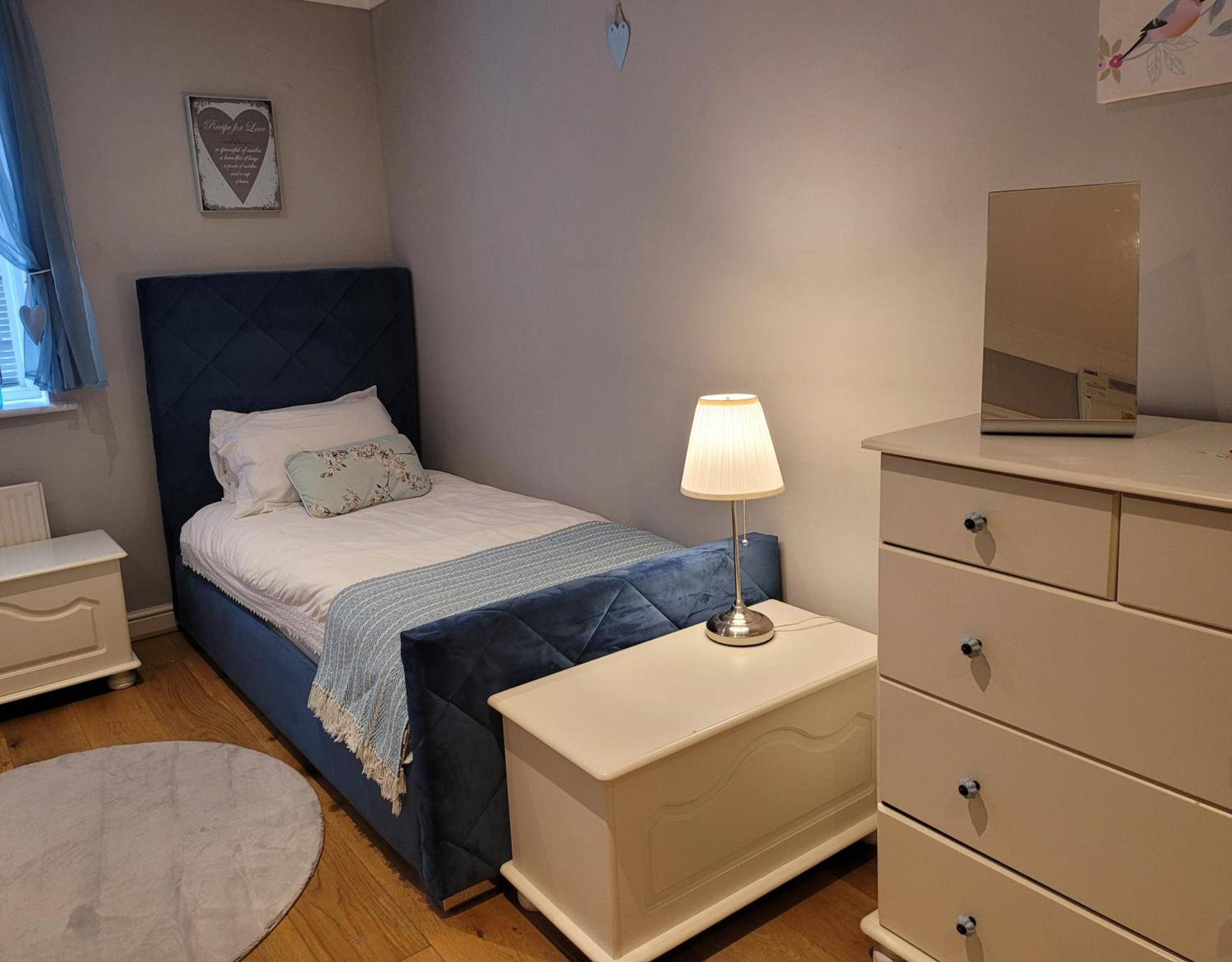 Three Bedroom Apartment By Beautiful Park ลอนดอน ภายนอก รูปภาพ